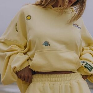 Daily Drills Lemonade Hoodie! Sz xs/sm a MUST HAVE